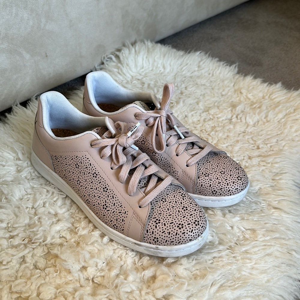 Leather pink sneakers Ellen Degeneres